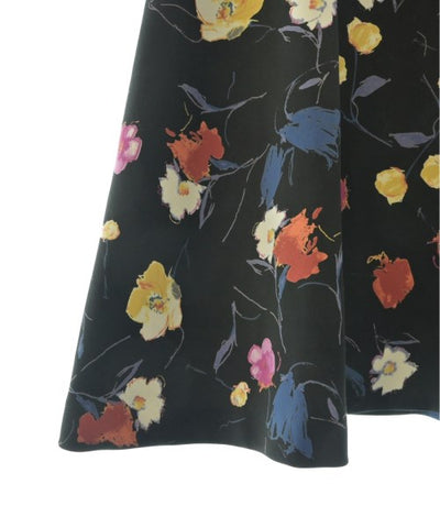 QUEENS COURT Knee length skirts