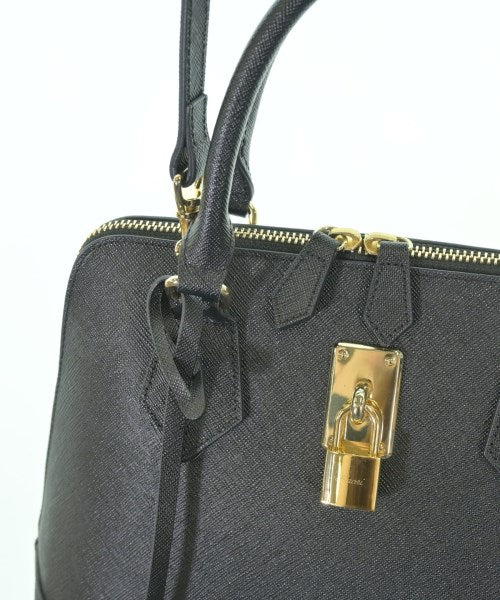 Samantha Thavasa Shoulder bags