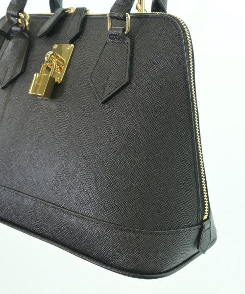 Samantha Thavasa Shoulder bags