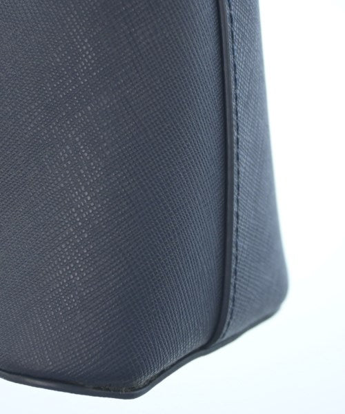 Samantha Thavasa Shoulder bags