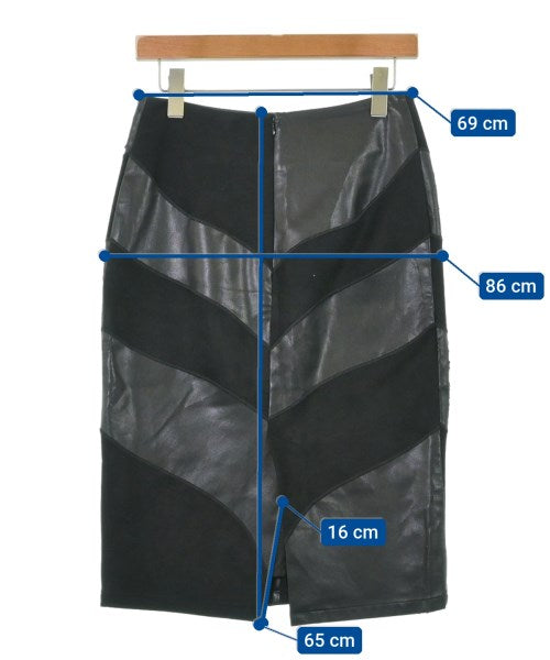 GRACE CONTINENTAL Knee length skirts