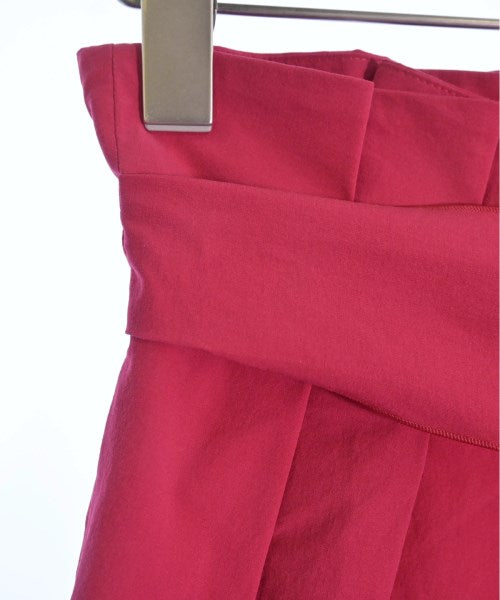 UNTITLED Knee length skirts