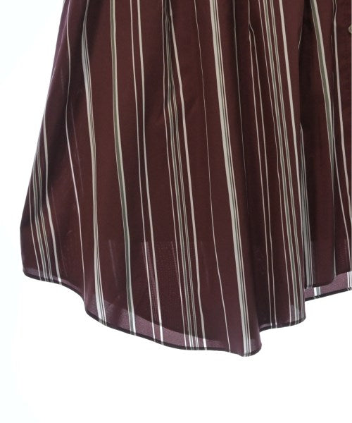 UNTITLED Knee length skirts