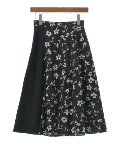 UNTITLED Knee length skirts