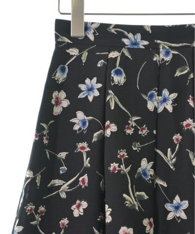 UNTITLED Knee length skirts