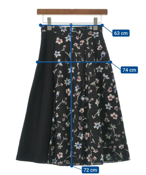 UNTITLED Knee length skirts