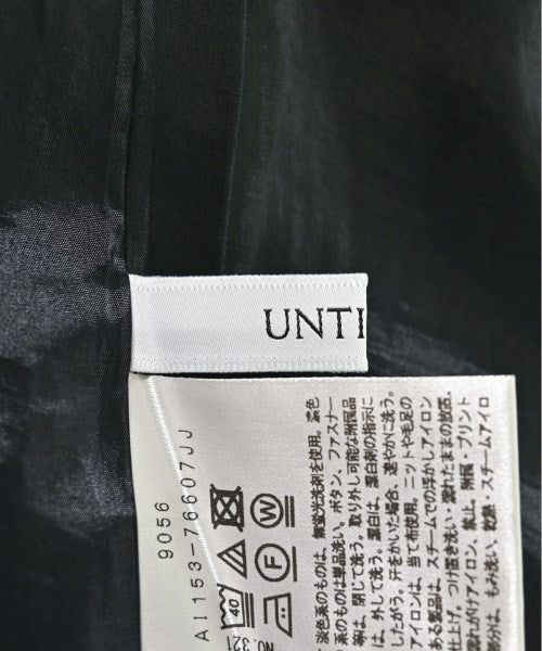 UNTITLED Knee length skirts