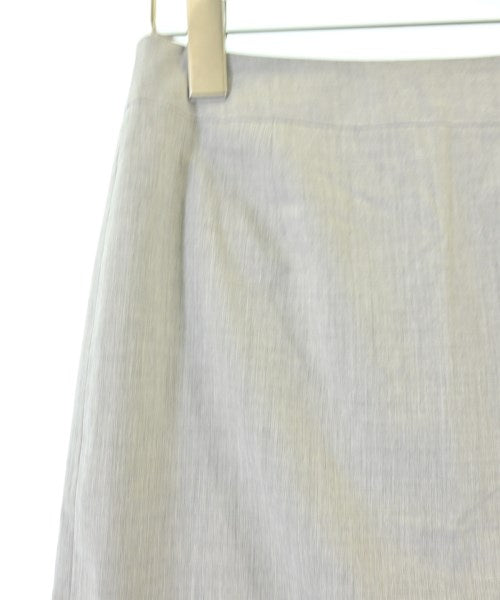 UNTITLED Knee length skirts