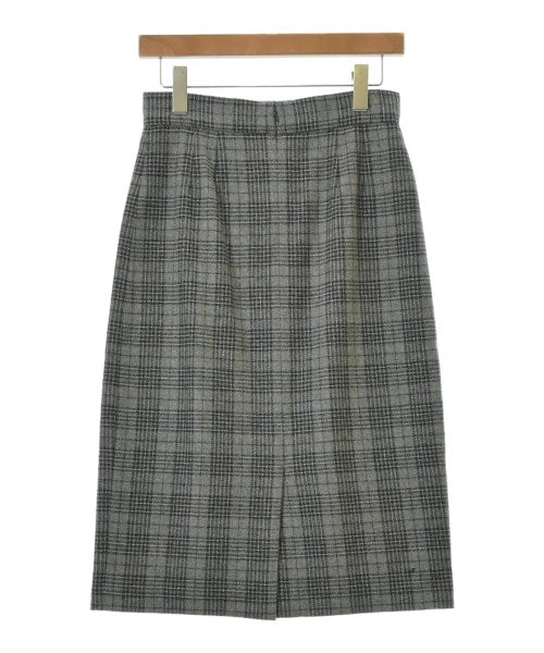UNTITLED Knee length skirts