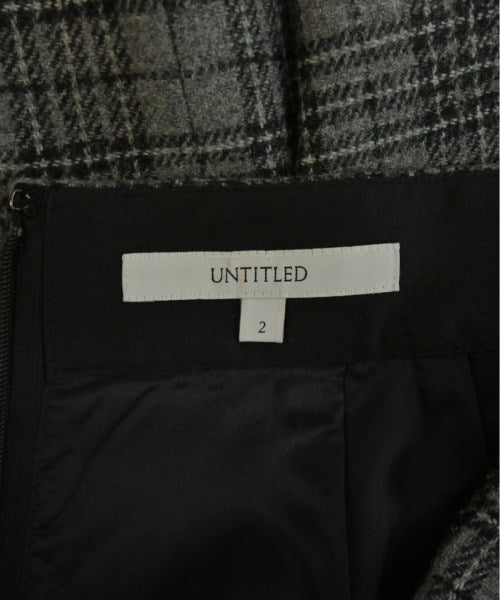 UNTITLED Knee length skirts