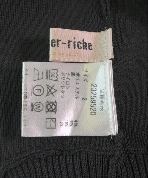 Apuweiser-riche Vests