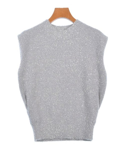 Apuweiser-Riche Vests