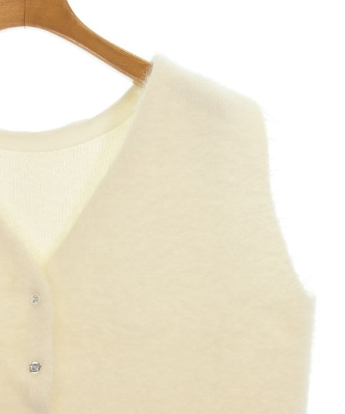 Apuweiser-Riche Vests
