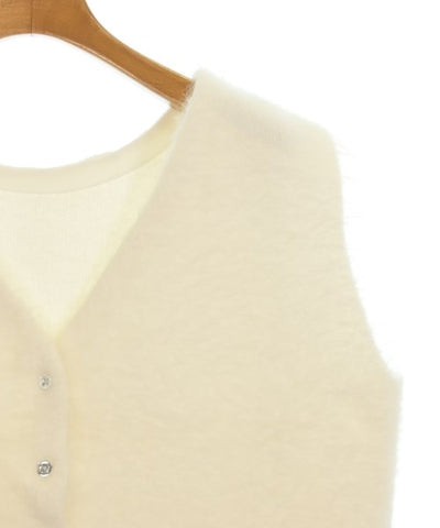 Apuweiser-Riche Vests