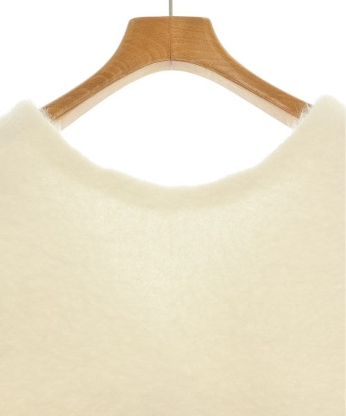 Apuweiser-Riche Vests