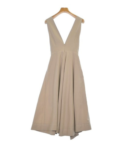 Apuweiser-Riche Dresses