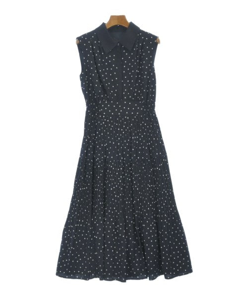 Apuweiser-Riche Dresses