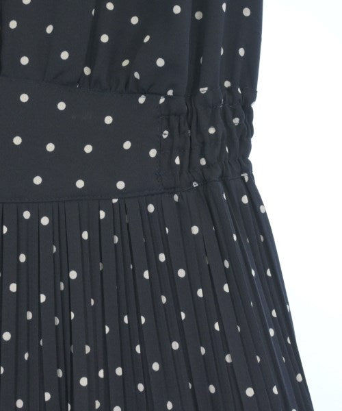 Apuweiser-Riche Dresses