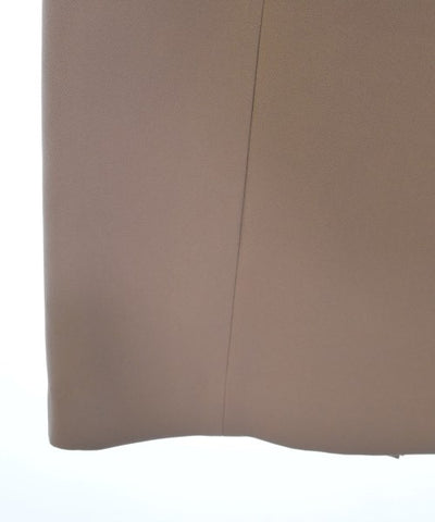 Apuweiser-Riche Dresses