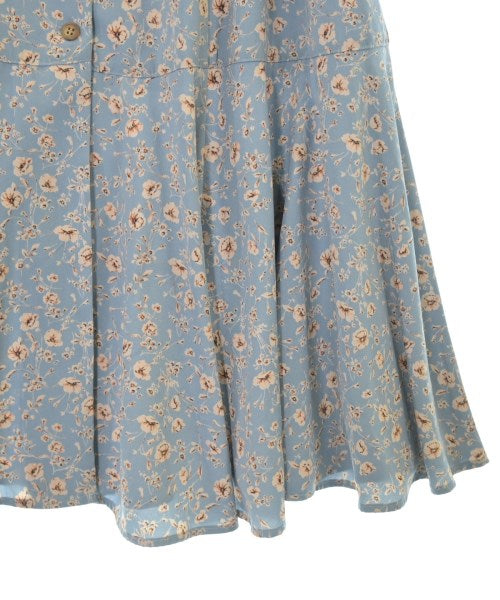 Apuweiser-Riche Dresses