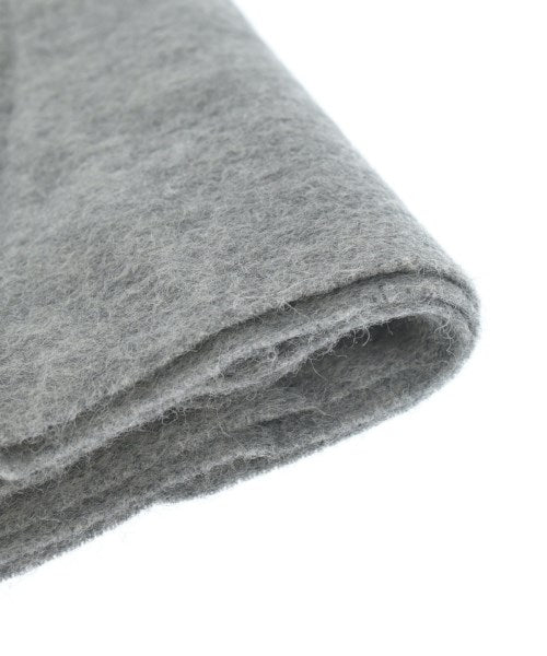 Theory Luxe Winter scarves