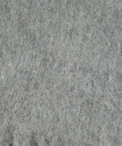 Theory Luxe Winter scarves