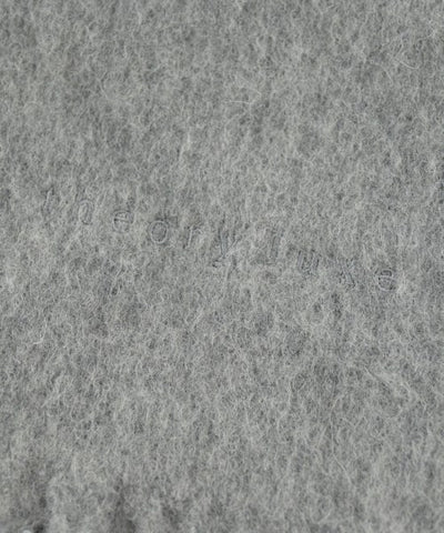 Theory Luxe Winter scarves