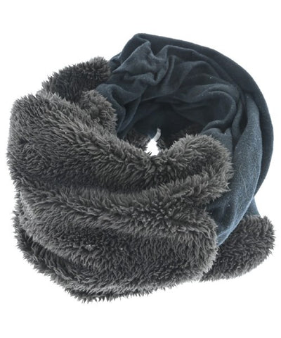 TROVE Winter scarves