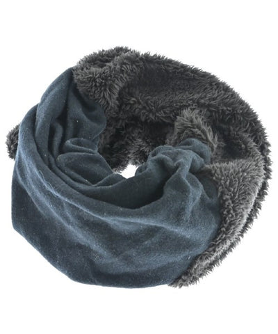 TROVE Winter scarves