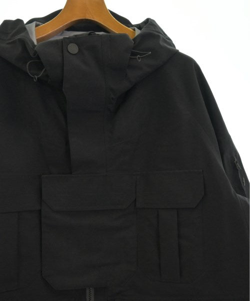 White Mountaineering Mountain parka