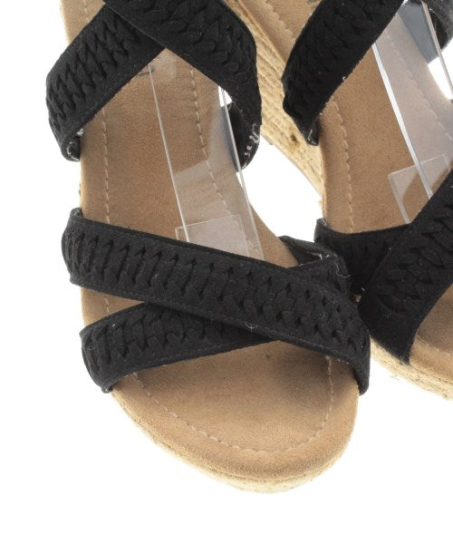 MINNETONKA Sandals