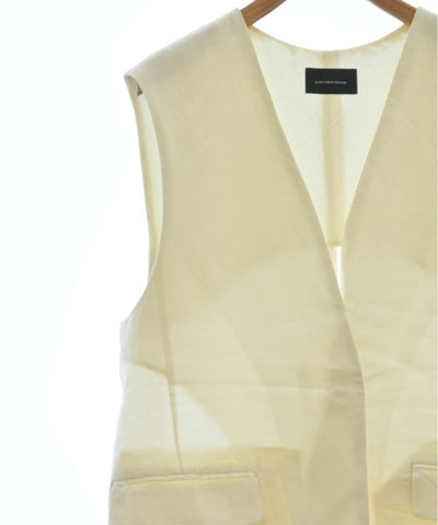 green label relaxing Vests