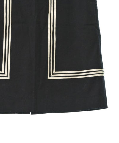 HYKE Knee length skirts