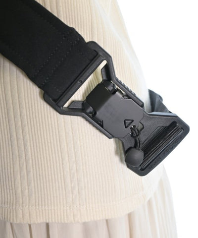 Mame Kurogouchi Shoulder bags