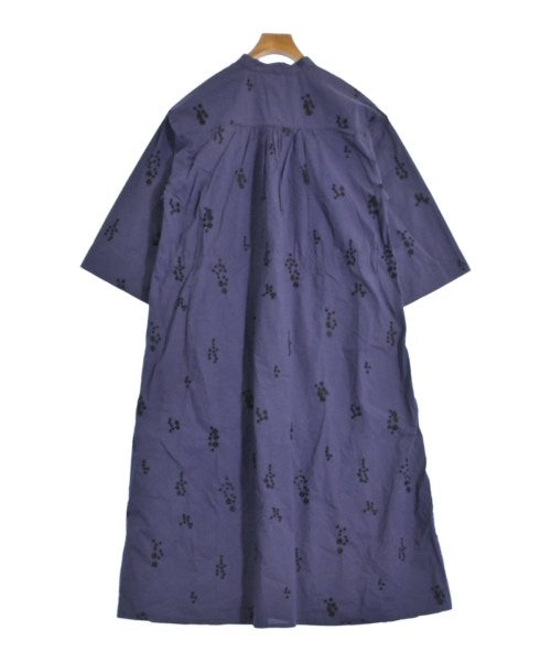 NE QUITTEZ PAS Dresses