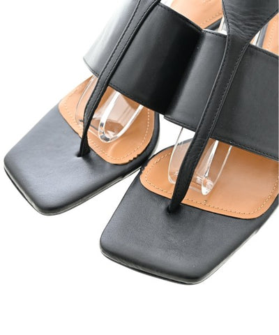 CHEMBUR Sandals