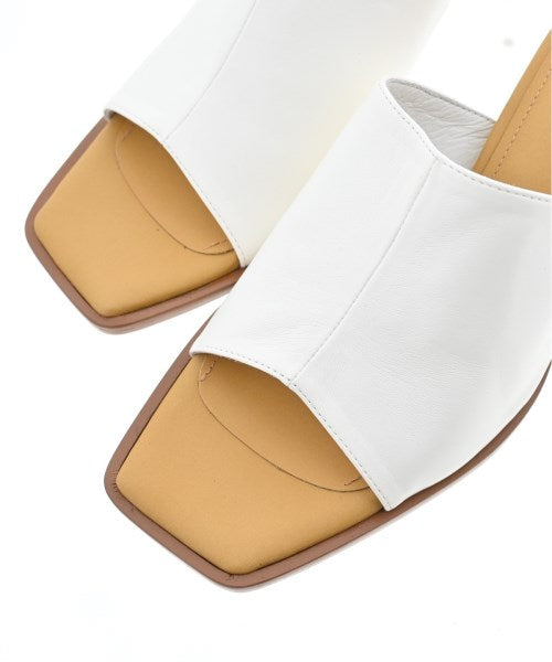 CHEMBUR Sandals