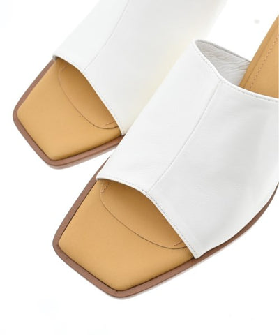 CHEMBUR Sandals