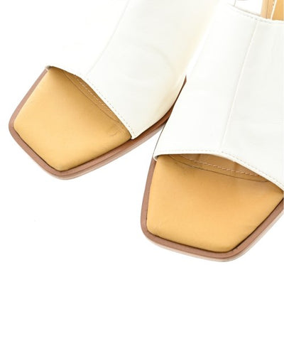 CHEMBUR Sandals