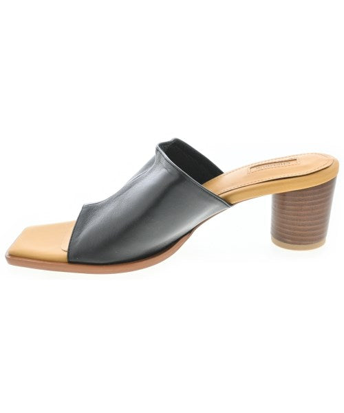 CHEMBUR Sandals