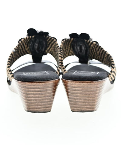 ISLAND SLIPPER Sandals