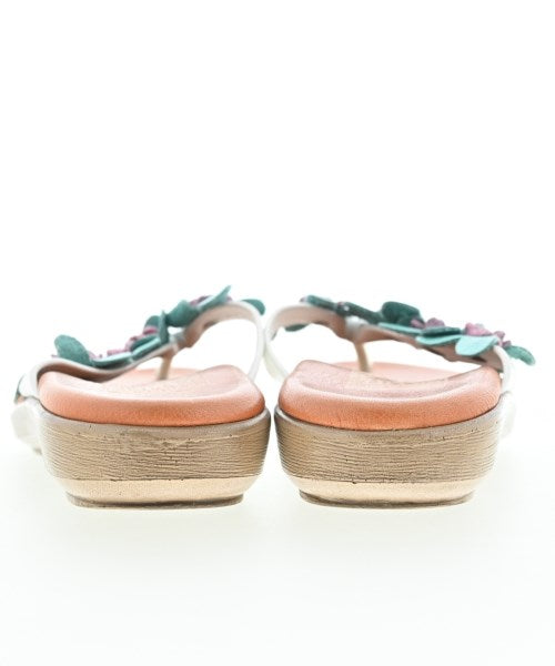 ISLAND SLIPPER Sandals