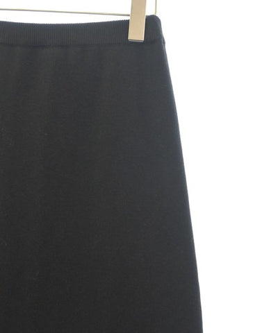 La TOTALITE Long/Maxi length skirts