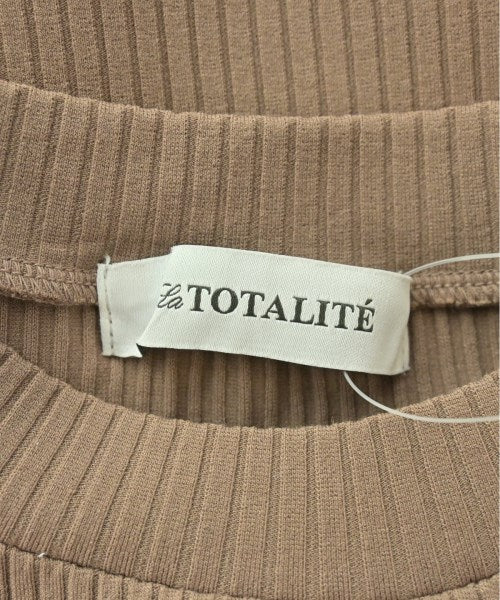 La TOTALITE Sleevelesses