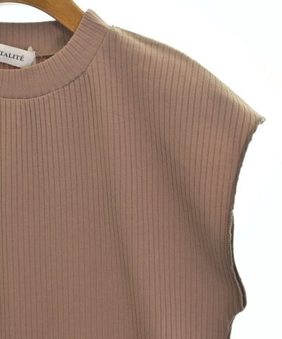 La TOTALITE Sleevelesses