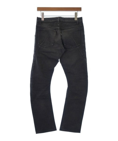 ATTACHMENT Jeans