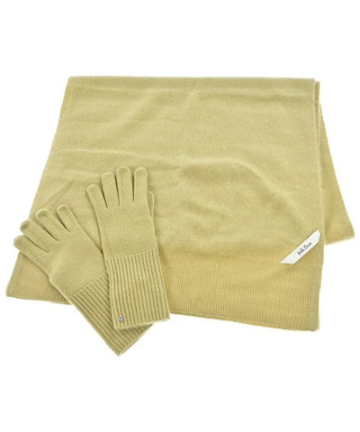 Mila Owen Winter scarves