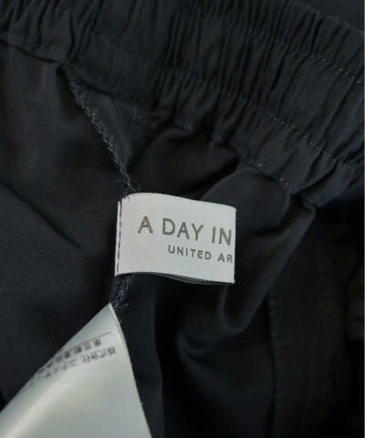 a day in the life UNITED ARROWS Knee length skirts