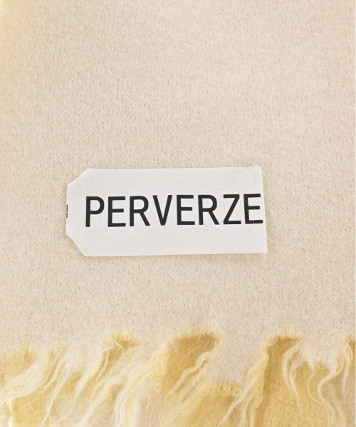 PERVERZE Winter scarves