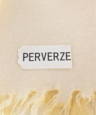 PERVERZE Winter scarves